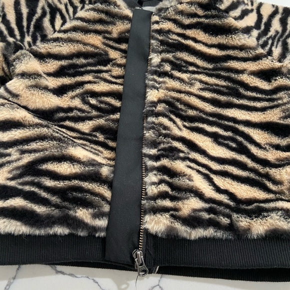 2t leopard print zip up coat - Picture 2 of 5